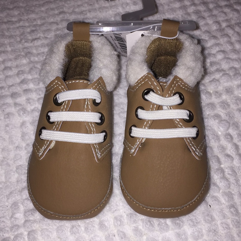 Baby boy crib shoe 0-3 months